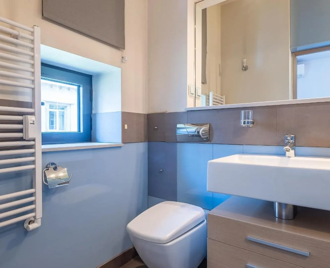 Modern Yet Rustic Style City Centre Apt 2Br/2Bth Sofia