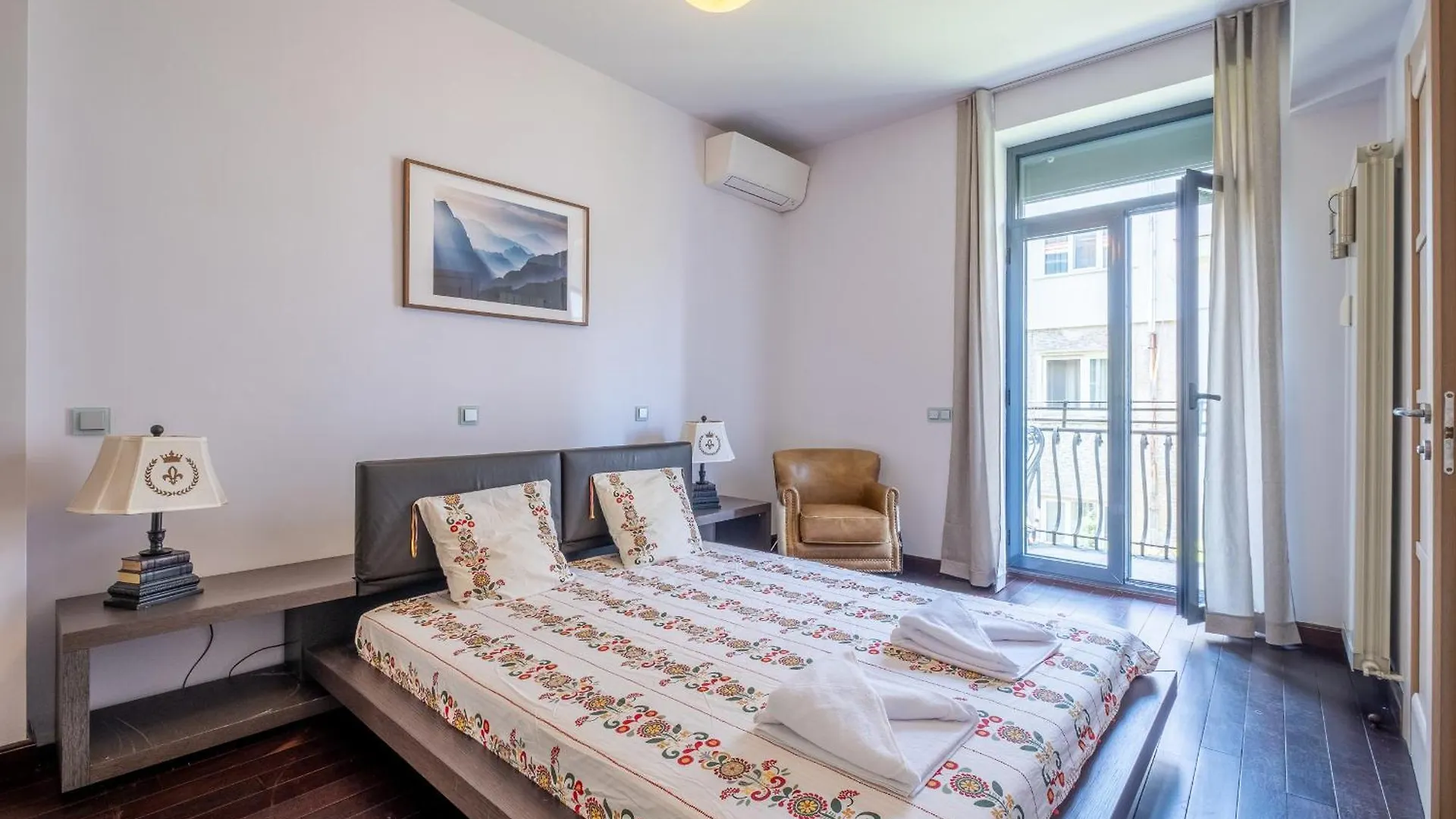 Modern Yet Rustic Style City Centre Apt 2Br/2Bth Sofia Bulgaria