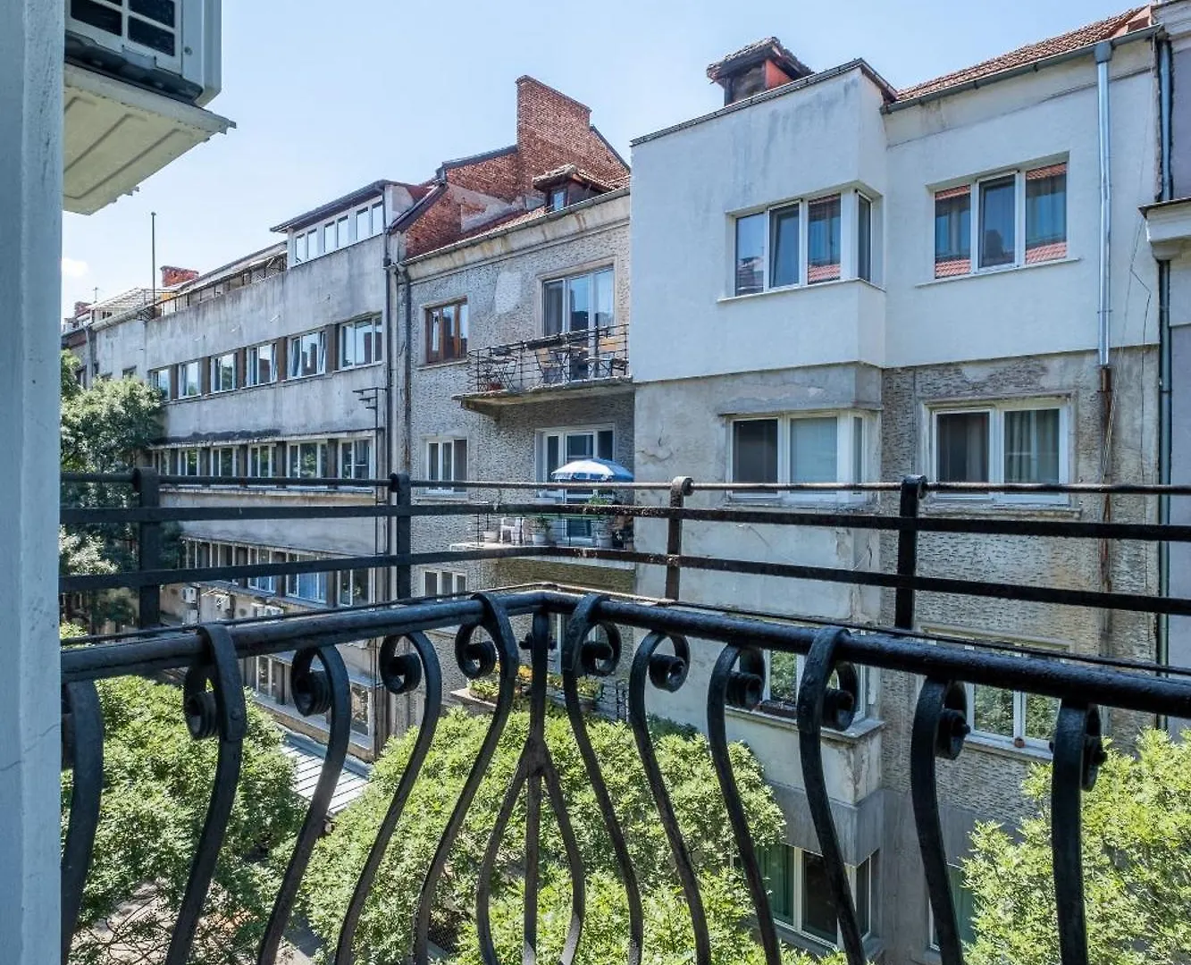 Modern Yet Rustic Style City Centre Apt 2Br/2Bth Sofia