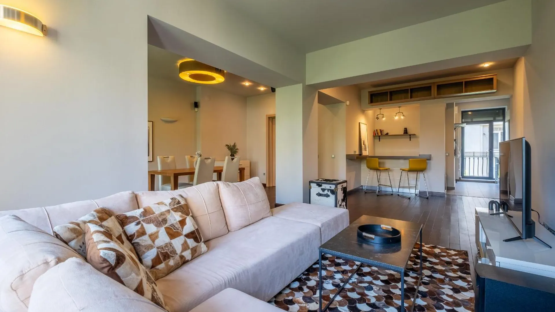 Modern Yet Rustic Style City Centre Apt 2Br/2Bth Sofia