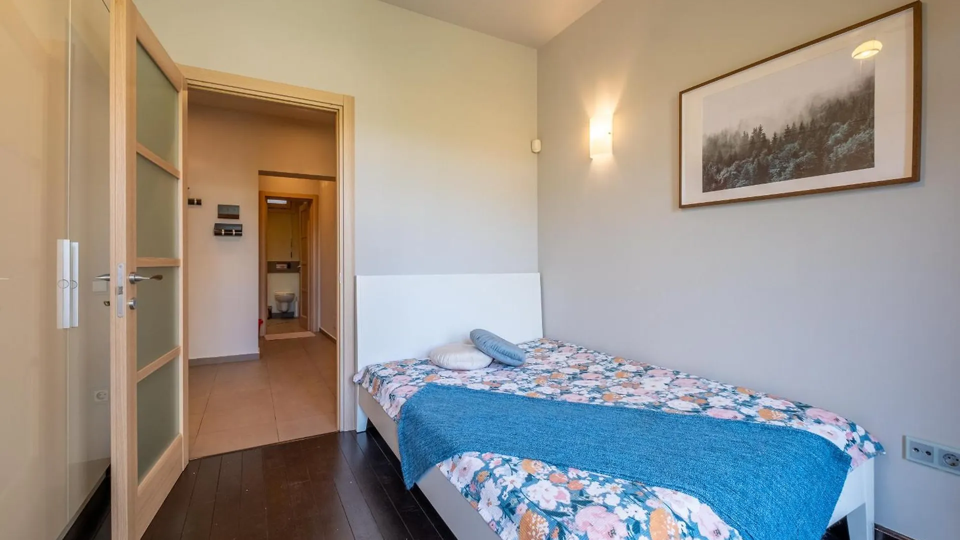 Modern Yet Rustic Style City Centre Apt 2Br/2Bth Sofia