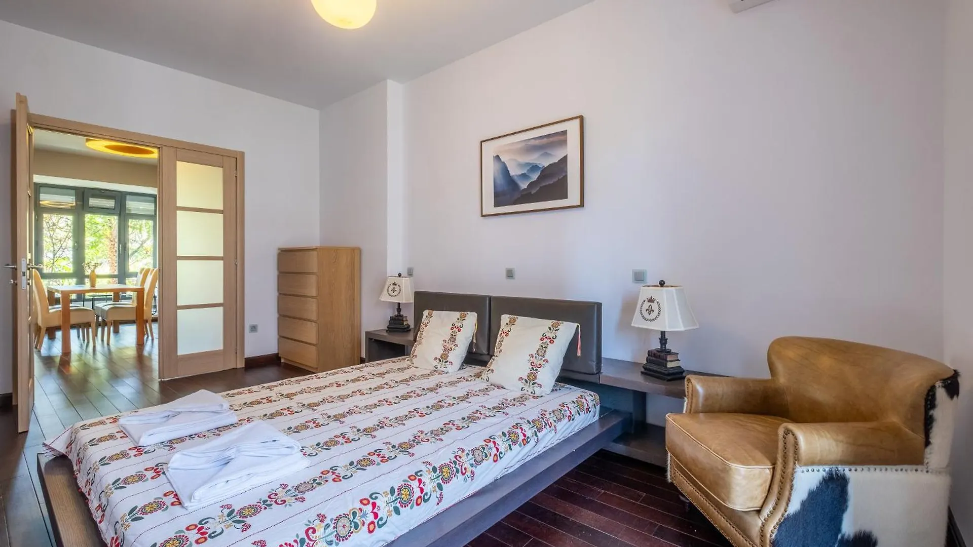 Modern Yet Rustic Style City Centre Apt 2Br/2Bth Sofia Apartment