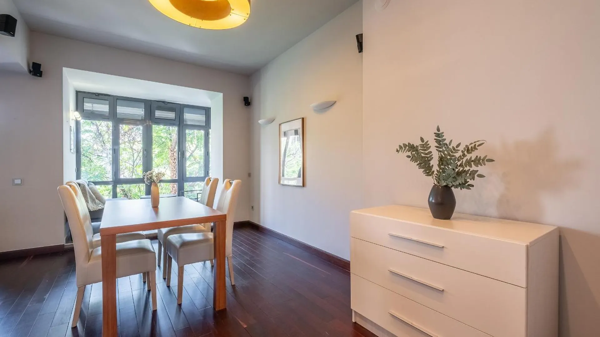 Modern Yet Rustic Style City Centre Apt 2Br/2Bth Sofia