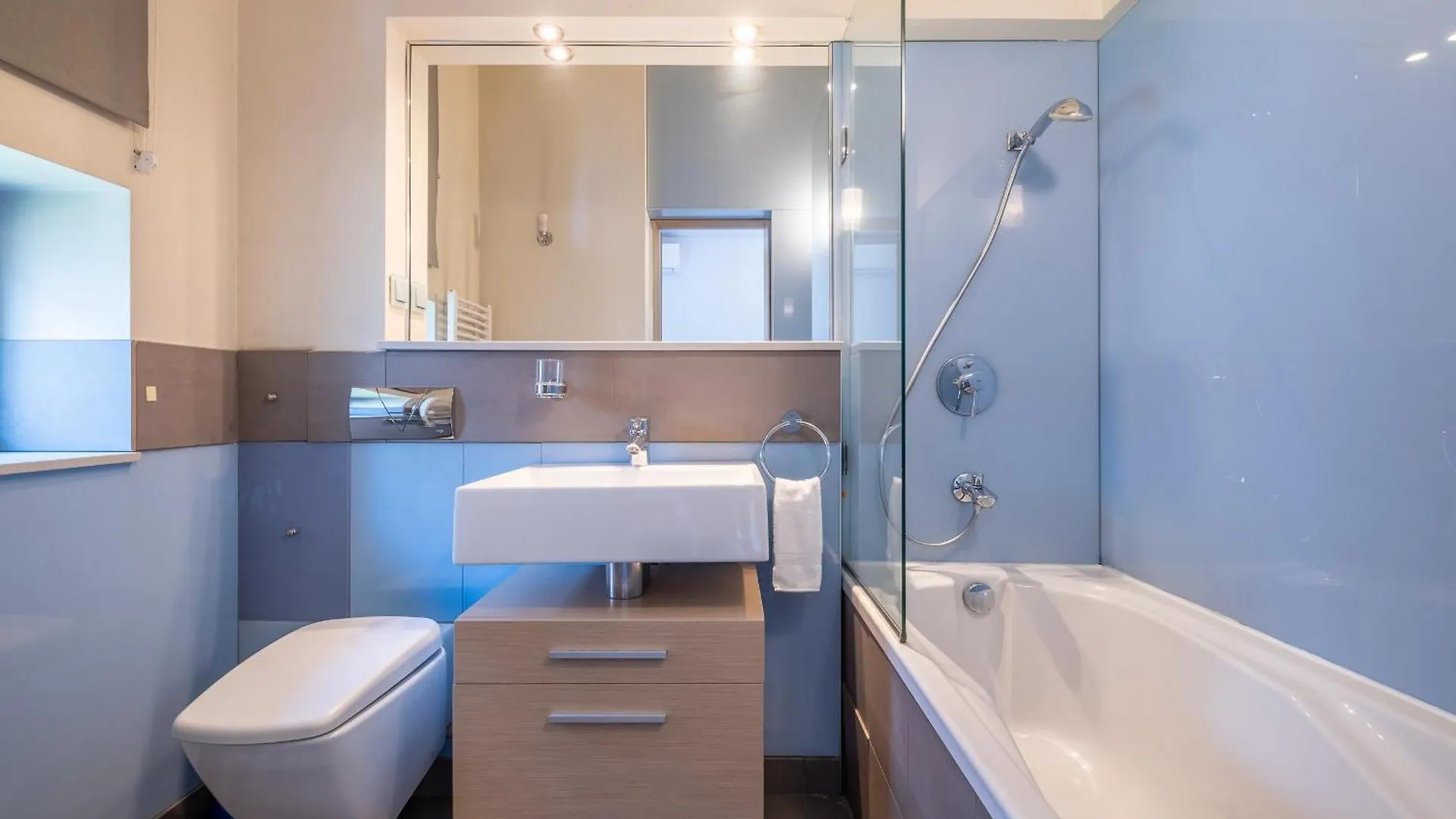 Modern Yet Rustic Style City Centre Apt 2Br/2Bth Sofia Apartment